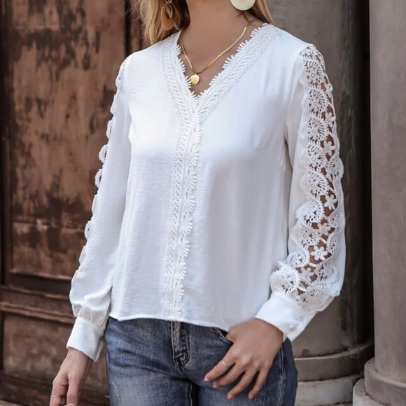 White lace lantern sleeve top - Picture 6 of 6